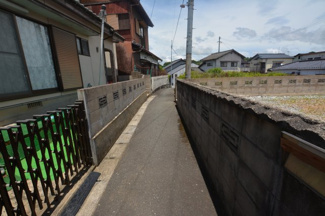 【前面道路含む現地写真】