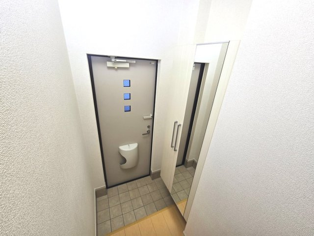 フェリーゼスの玄関