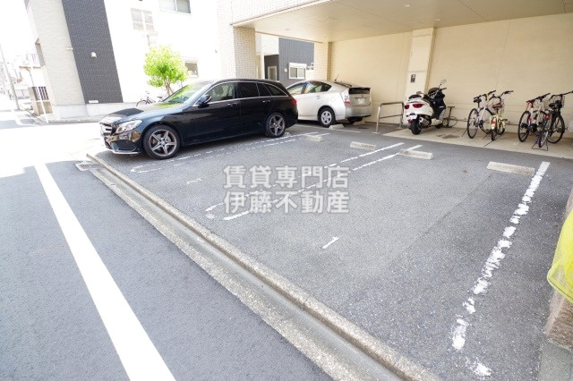 IHK天塚Ⅱの駐車場