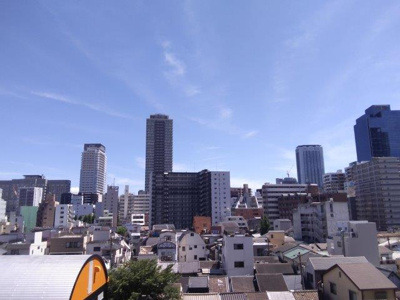 【展望】 | レック北梅田 | ■バルコニーからの眺望です。カーテンは開けっ放しでもよさそうですね。