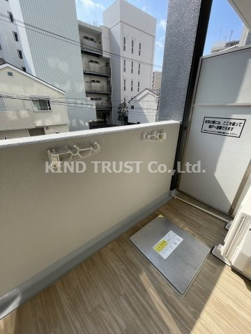 エスリードレジデンス梅田フロントのバルコニー|開放的で明るい空間を演出してくれるバルコニーです