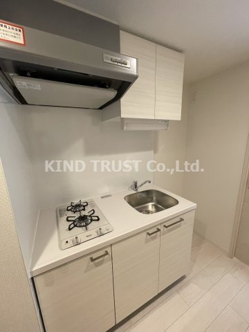 エスリードレジデンス梅田フロントのキッチン|コンパクトなキッチンで掃除もラクラク