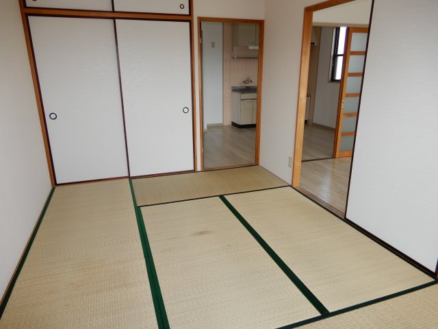 グリーンパーク新舞子の和室