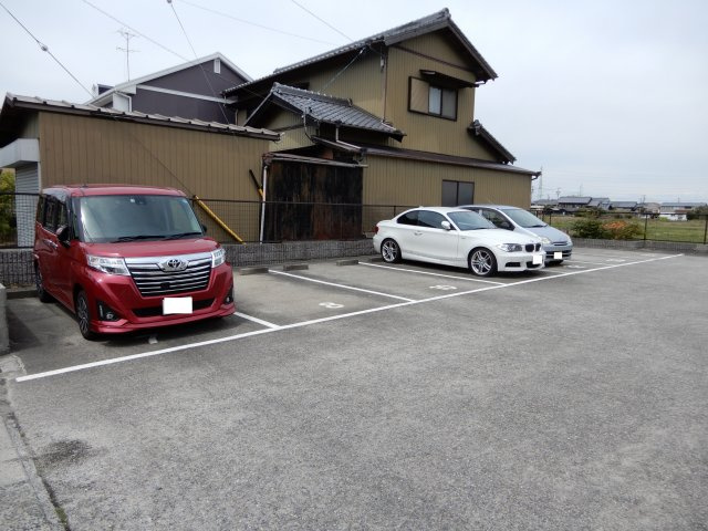 グリーンパーク新舞子の駐車場