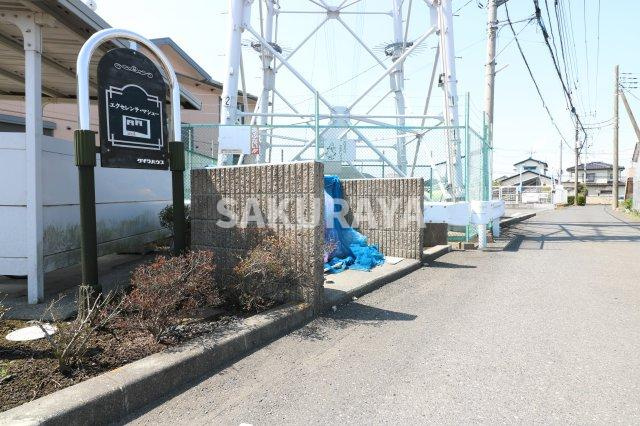 エクセレンテ･マシュー Ａ/Ｂの駐車場|敷地内ゴミステーション