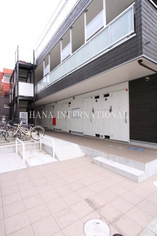 リブリ・調布のエントランス
