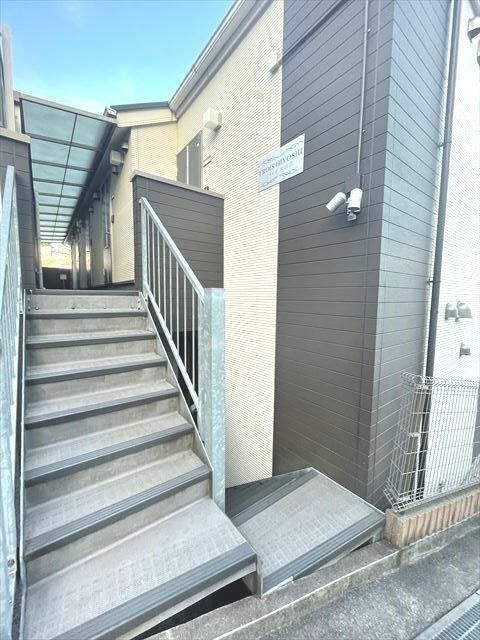 フロイス日吉のエントランス