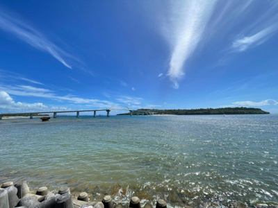 【周辺】 | 本部町辺名地【リゾート向き売地・3000坪】 | 透明度沖縄№１ 瀬底島まで車で5分♪