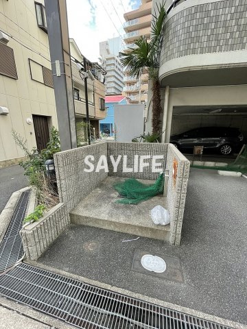 パークサイド中本のエントランス