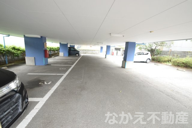 【駐車場】 | 駐車場があるので、車を買う予定の方も安心です