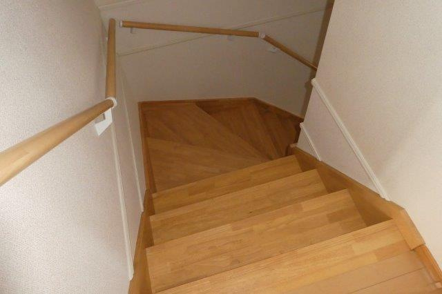 チェリーフレグランスの内装|階段