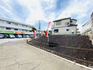 【前面道路含む現地写真】 | 敷地は３７坪！建物はご希望のハウスメーカーで建築して頂けます('ω')注文住宅でご家族の理想的なマイホームを形にしてください(^_-)-☆