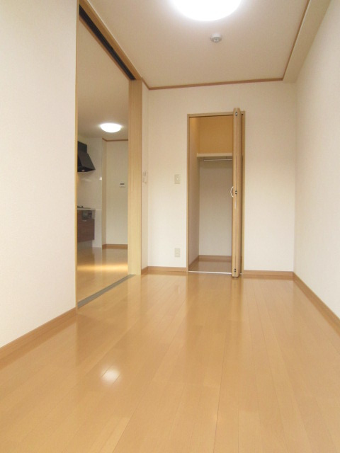 アンプルールフェール樹の洋室