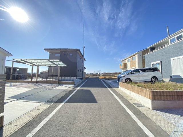 新築　北群馬郡榛東村1期　1号棟の前面道路含む現地写真|現地写真　南東側接道幅員約5ｍ　

