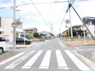 【前面道路含む現地写真】