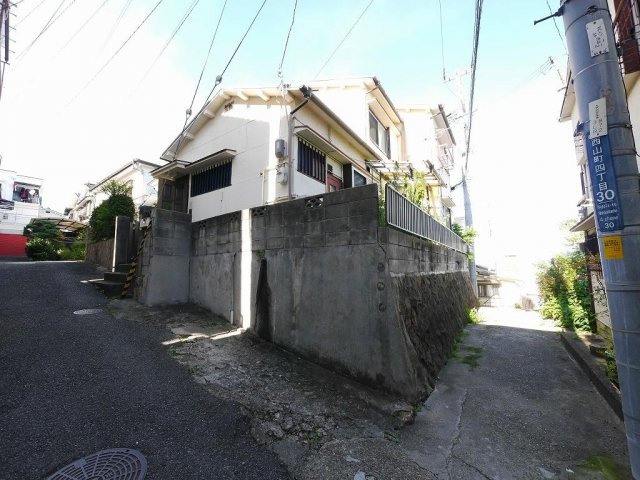 西山町4丁目戸建の外観