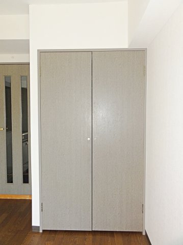 ライオンズマンション河辺第2の収納|洋室の収納