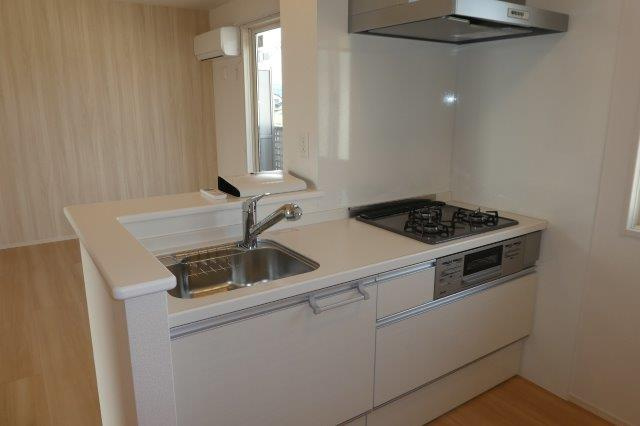 モデレート．Ｋのキッチン|３口ガスコンロ付きシステムキッチン