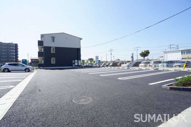アンジューノ上代　B棟の駐車場