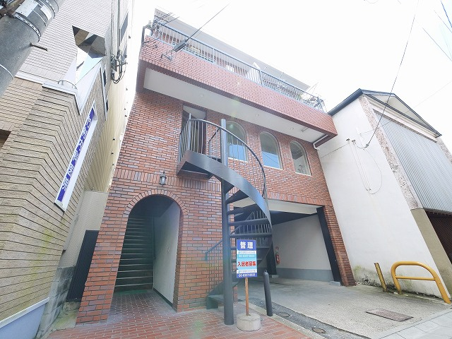 メゾンならまちの外観