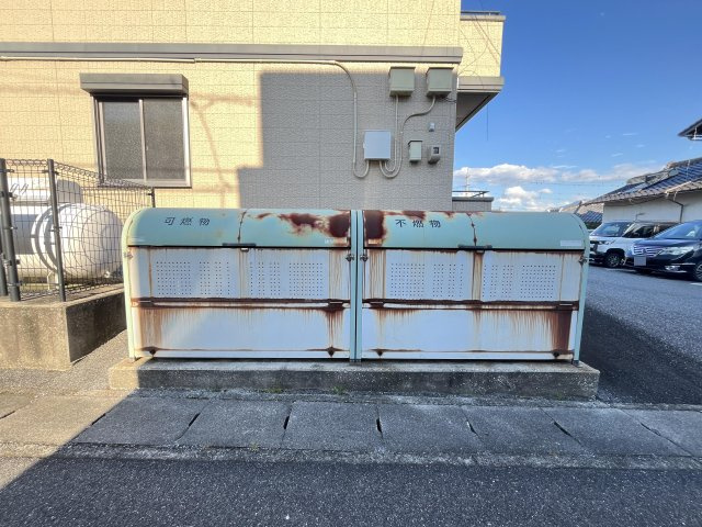 サンライズ・パレス　B棟の周辺