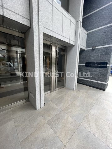 ファーストフィオーレ新梅田のエントランス|ゆとりのあるエントランスです