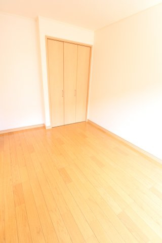 ボナール・カワダの洋室