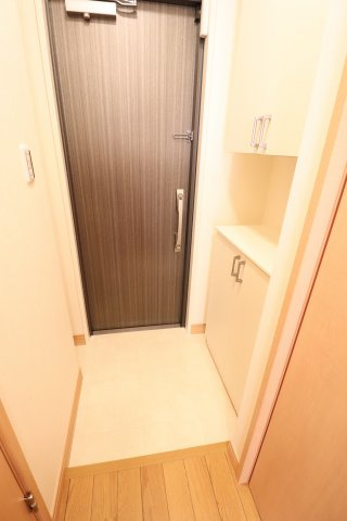 ボナール・カワダの玄関