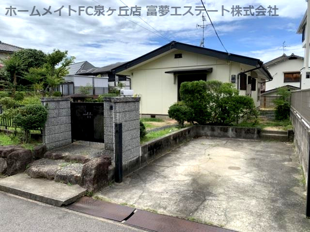 竹城台2丁戸建ての駐車場