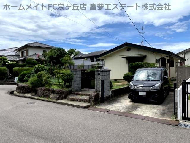竹城台2丁戸建ての駐車場