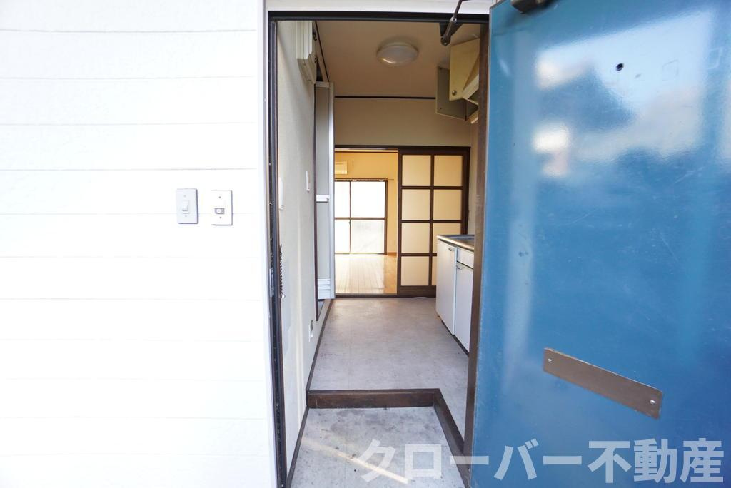 メープルハイツの玄関