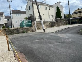 枚方市茄子作4丁目　土地の前面道路含む現地写真
