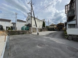 枚方市茄子作4丁目　土地の前面道路含む現地写真