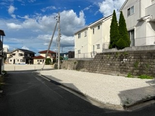枚方市茄子作4丁目　土地の前面道路含む現地写真