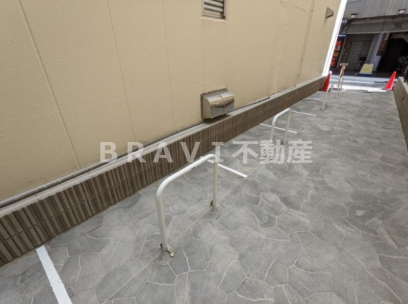 AKASHI ENTERPRISE BRAVI不動産のその他共用部分|【AKASHI ENTERPRISE】バイク置場