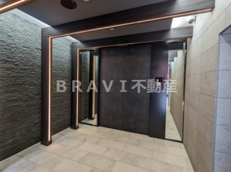 S-RESIDENCE堺筋本町Uno（エスレジデンスサカイスジホンマチウーノ）　BRAVI不動産のエントランス|【S-RESIDENCE堺筋本町Uno】毎日通るエントランスはこのようになっています