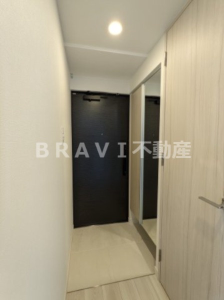 S-RESIDENCE堺筋本町Uno（エスレジデンスサカイスジホンマチウーノ）　BRAVI不動産の玄関|【S-RESIDENCE堺筋本町Uno】ゆったりとした玄関です