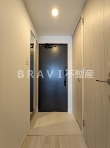 S-RESIDENCE堺筋本町Uno（エスレジデンスサカイスジホンマチウーノ）　BRAVI不動産の玄関|【S-RESIDENCE堺筋本町Uno】ゆったりとした玄関です