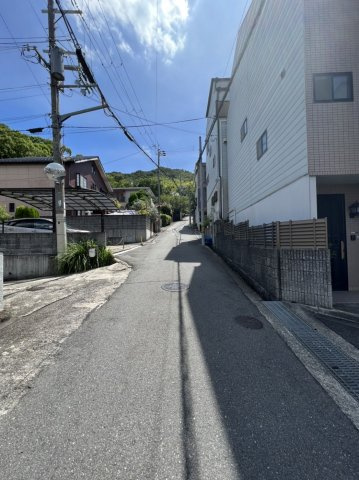 大東市野崎２丁目　中古戸建の前面道路含む現地写真