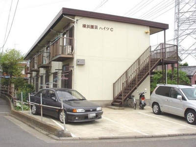 【駐車場】 | 横浜園芸ハイツC | いつでも目の届く敷地内に駐車場があります♪お車をお持ちのファミリーさんにオススメです☆