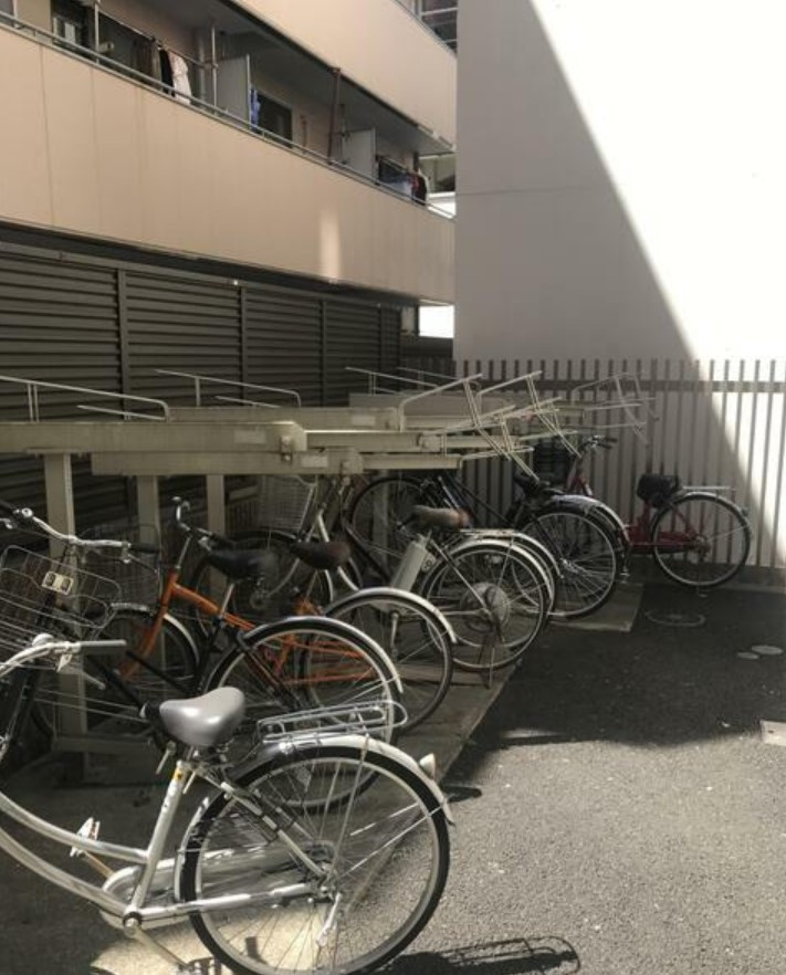 スパシエ府中駅前の駐車場