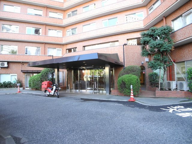 ニュー・ステイト・メナーのエントランス