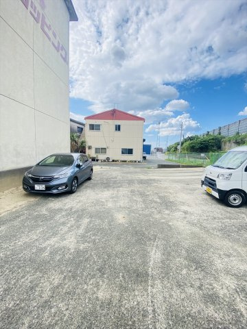 大和ショッピングビルの駐車場
