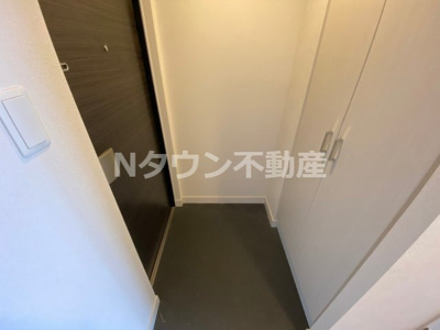 【玄関】 | プレサンス鶴舞公園セラヴィ | 収納もある玄関です