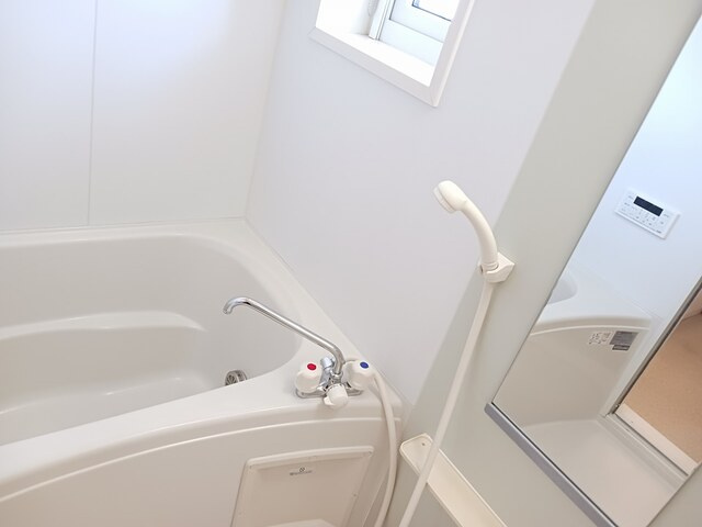 キャッスルアヴェニューCの浴室