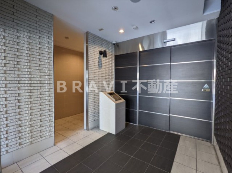 本町橋倶楽部 BRAVI不動産のエントランス|【本町橋倶楽部】エントランスです