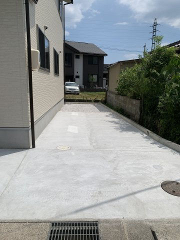 【No.5882】卯垣2丁目（B棟）/4LDK/未入居/2500万円以下の駐車場