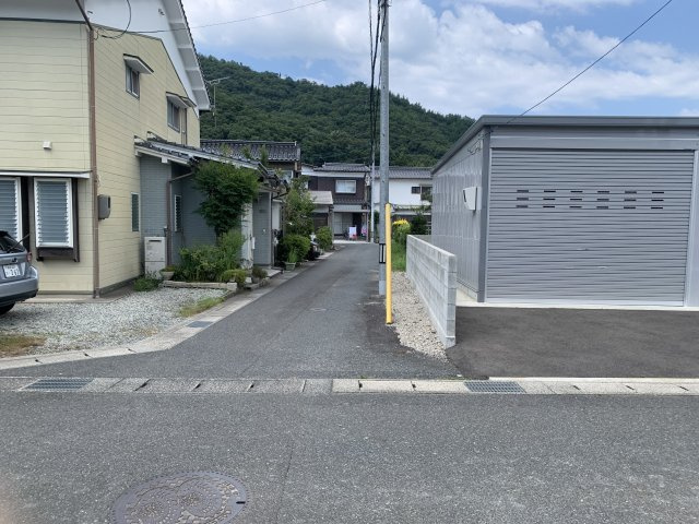 【No.5882】卯垣2丁目（B棟）/4LDK/未入居/2500万円以下の前面道路含む現地写真