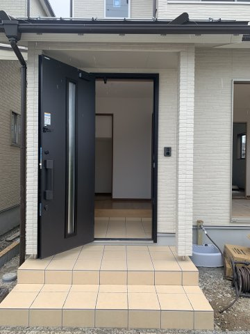 【No.5882】卯垣2丁目（B棟）/4LDK/未入居/2500万円以下の玄関