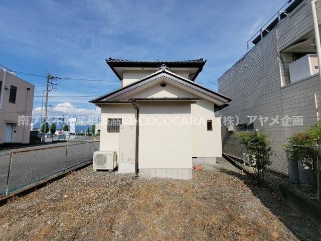【仲介料10％OFF】南アルプス市飯野　3LDK　中古住宅の外観|家庭菜園が出来そうなスペースのお庭があります！